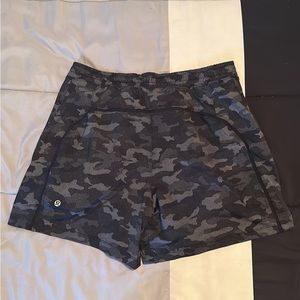 Lululemon Pacebreaker 5” linerless mens large [LIKE NEW]